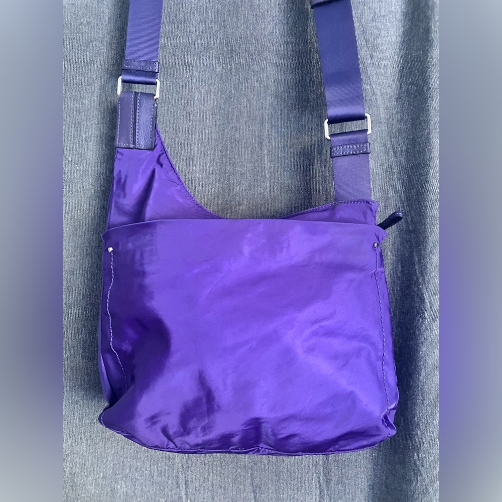 TUMI Voyageur purple Nylon Crossbody Purse - Picture 3 of 8
